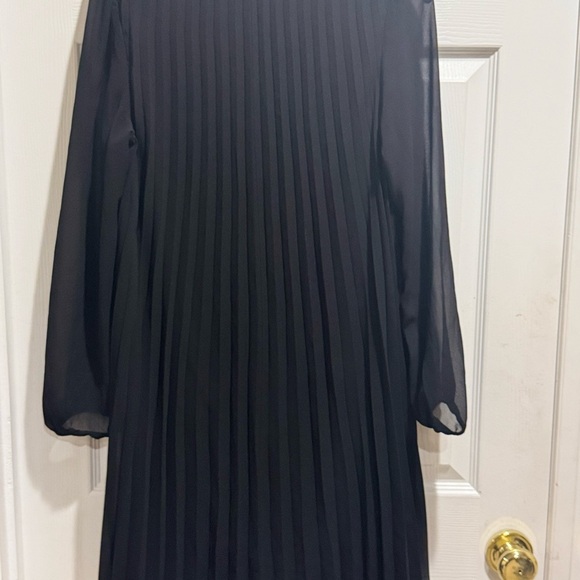Nine West Black Chiffon Pleated Tunic Dress Pleated Bishop Sleeves - Size S - Picture 3 of 4